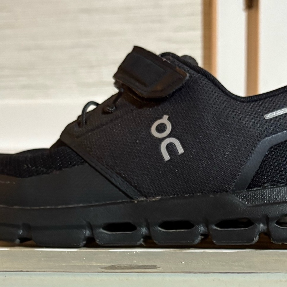 Boys On Running/On Cloud Black Sneakers Size 3